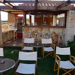 Theros Hotel
